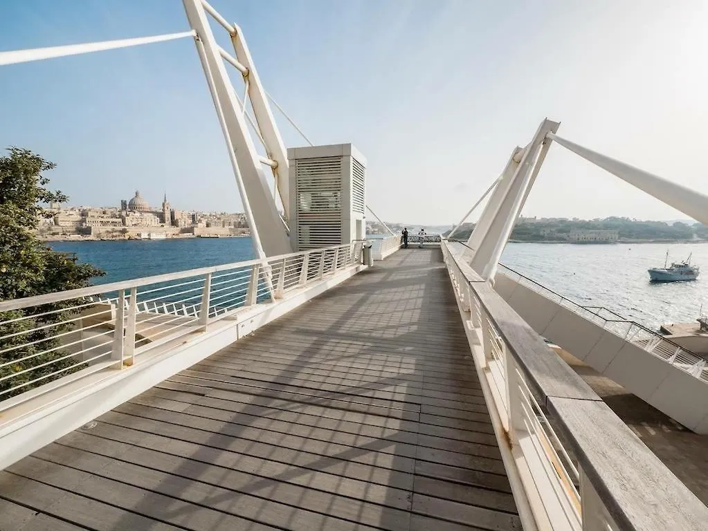 Sliema Tigne Suites
