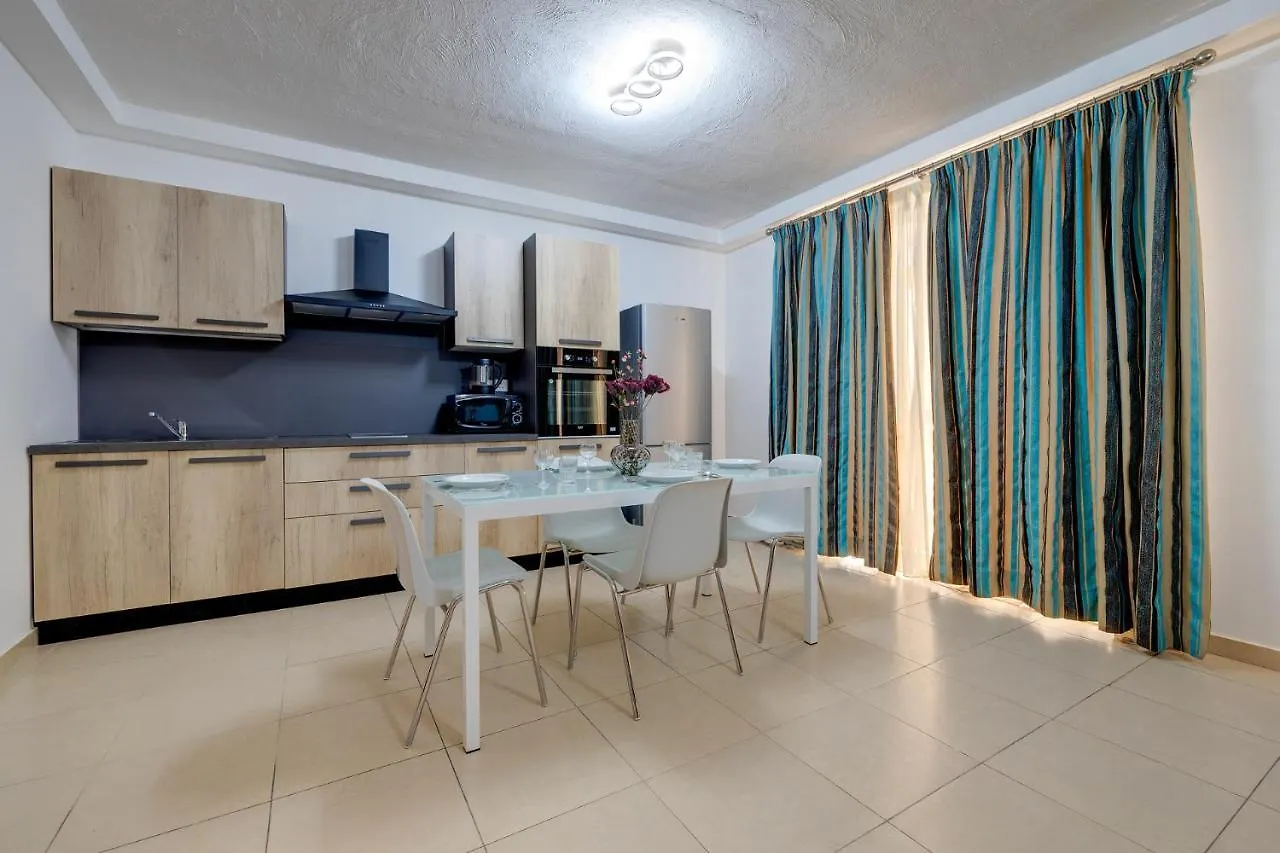 Sliema Tigne Suites 0*,